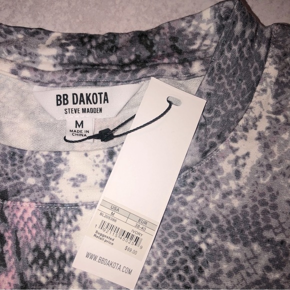 BB Dakota by Steve Madden Full Scale Snake Print Pullover, M NWT - Picture 3 of 6